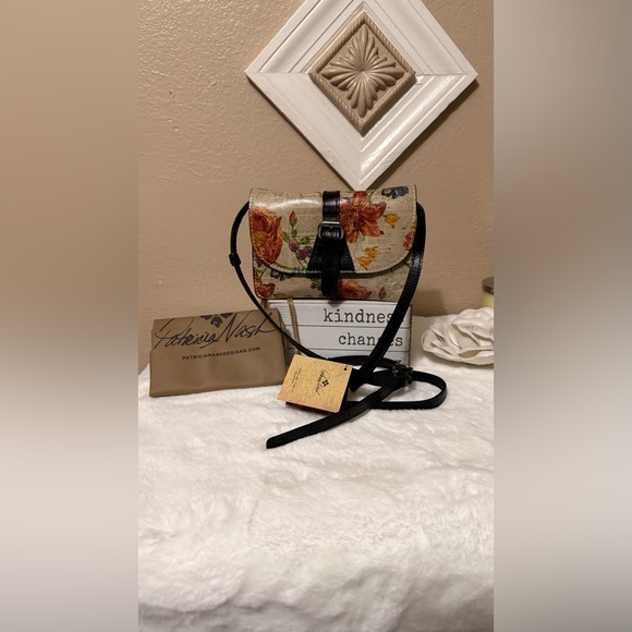 Patricia Nash Multicolor Floral Crossbody Bag - Picture 4 of 12